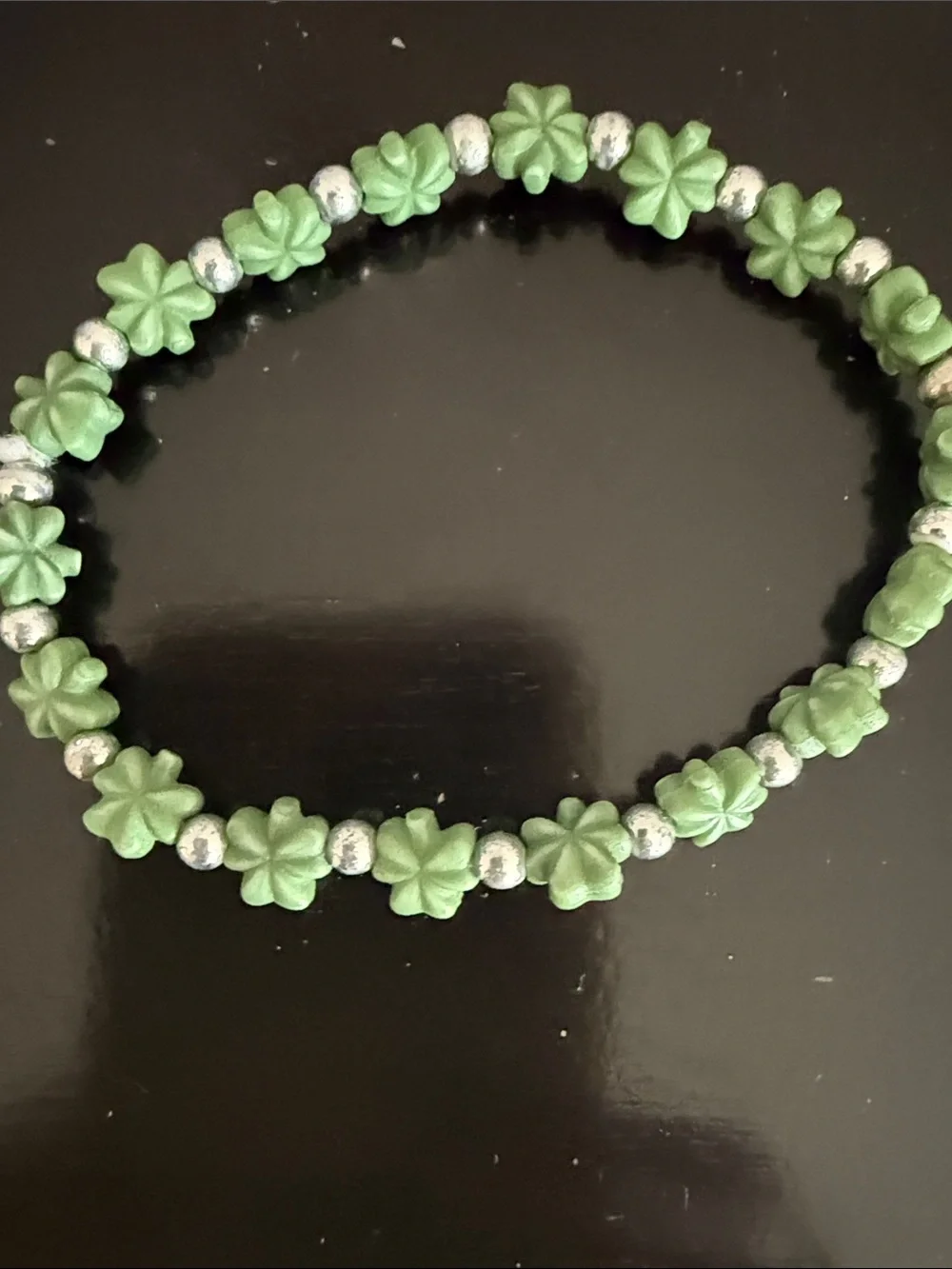 Green Clover Bead Stretch Bracelet - Unbranded